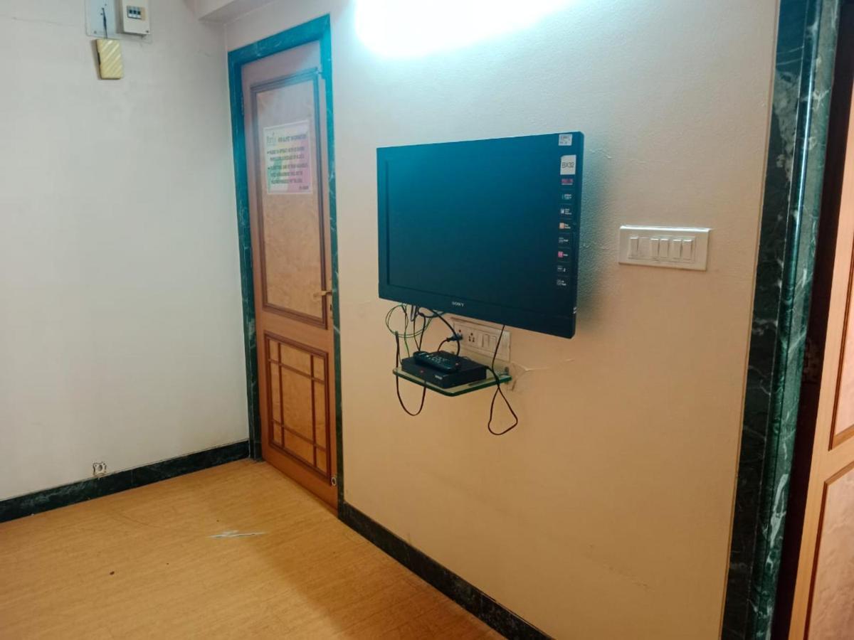 Hotel Pooja International Nashik Esterno foto