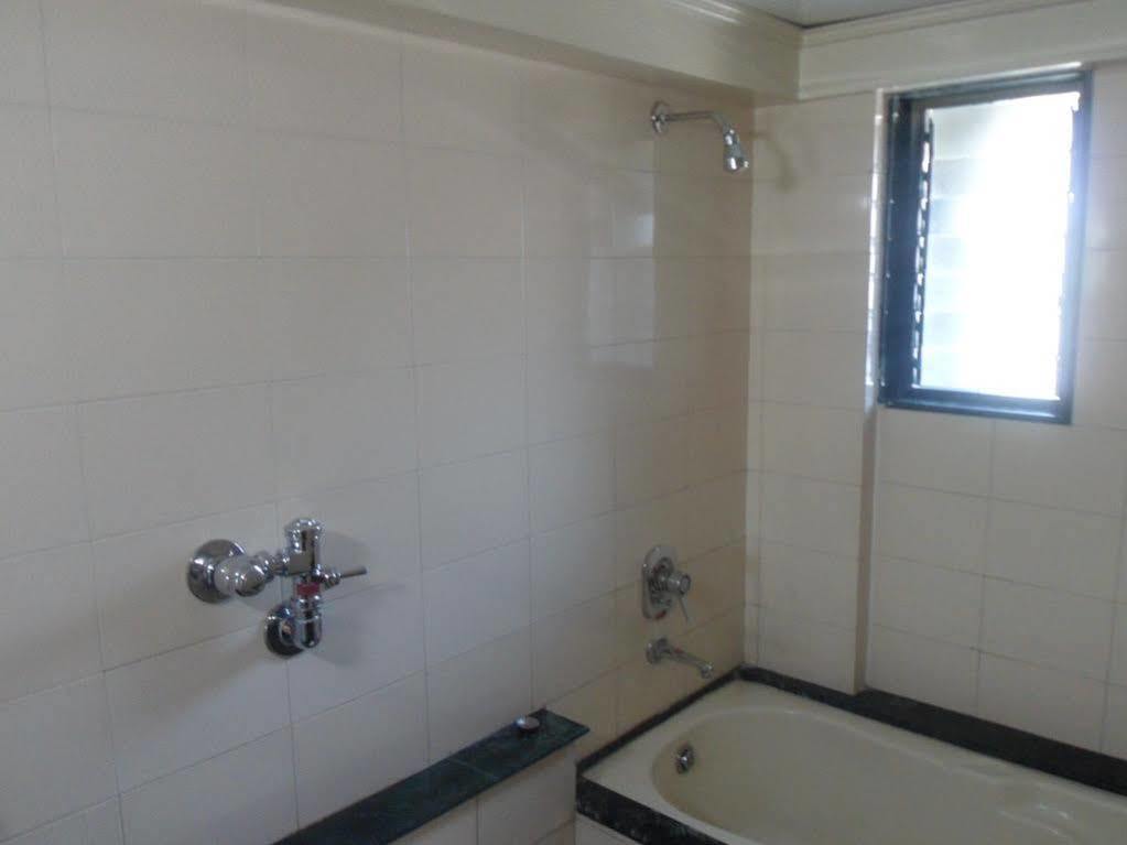 Hotel Pooja International Nashik Esterno foto