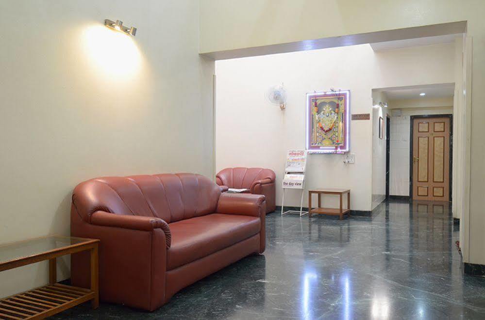 Hotel Pooja International Nashik Esterno foto