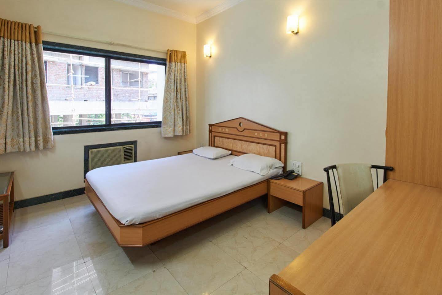 Hotel Pooja International Nashik Esterno foto