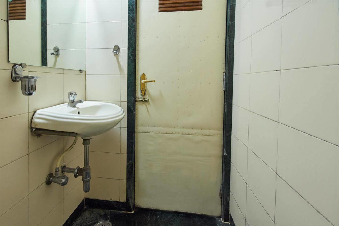 Hotel Pooja International Nashik Esterno foto